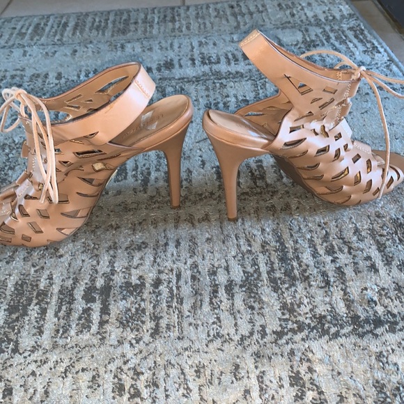 Le chateau Greek goddess stilettos (new) - Picture 3 of 6